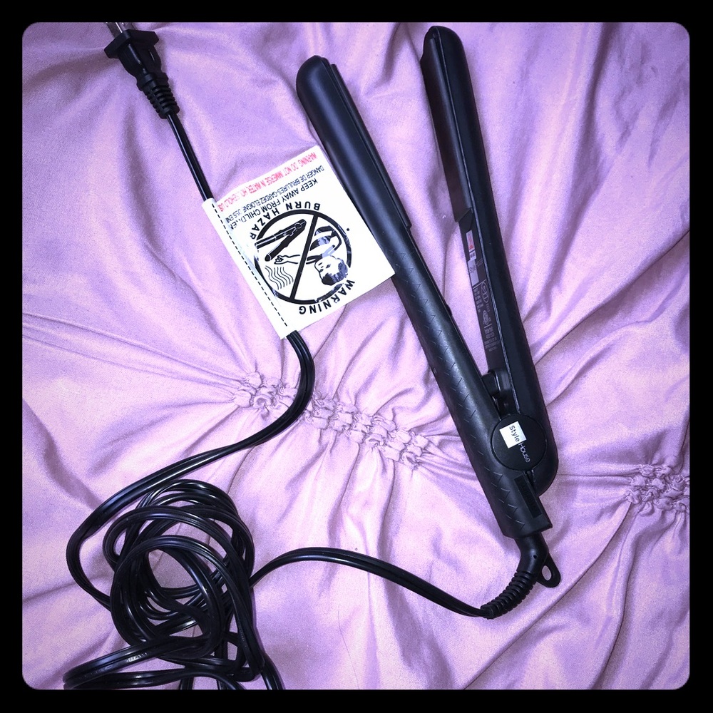 Style house professional straightener